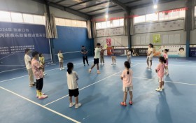 踏实做好每一位网球队员们的领路人