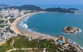 2024年全国冲浪锦标赛首日在汕头南澳岛激情开赛